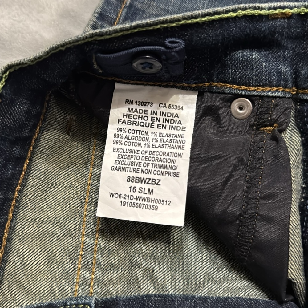NWOT Wrangler retro slim straight jeans. - Picture 4 of 7